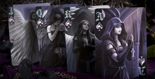 Faces des cartes Bicycle Dark Hearts
